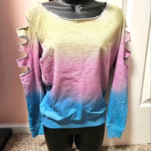 VENUS Tops - VENUS Cut Out Sleeve Ombre Sweatshirt NWT